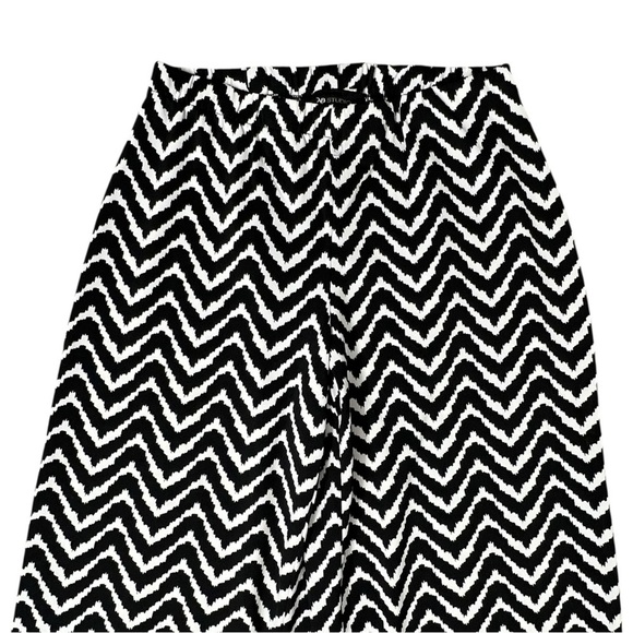AB Studio Black and White Chevron Wide Leg Pants - Picture 6 of 11